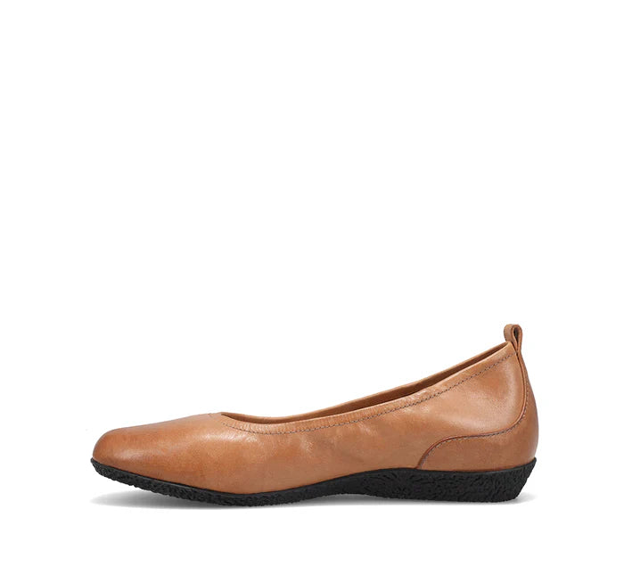 Taos Chit Chat Flat Caramel Women's 3